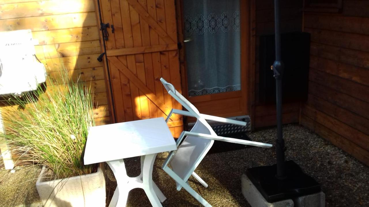 Dépendance meublée à 15min des plages océanes parking vélo La Teste-de-Buch Exterior foto